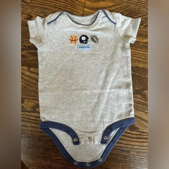 Baby Boy Onesie Bundle 3-Pack Bodysuit Set Long & Short Sleeve Size 6–9 Months - Picture 3 of 4